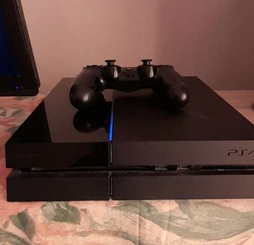 PS4 500GB Console With 1 Controller