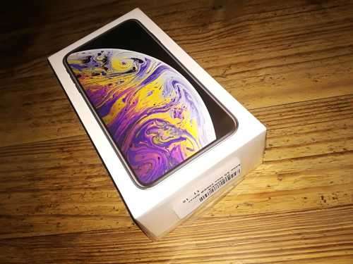 iPhone XS Max 256GB - Silver (Sealed)