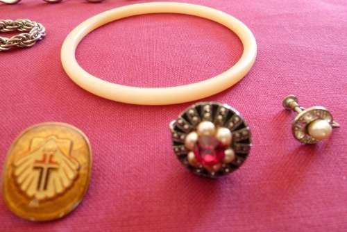 Collection of jewellery
