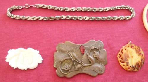 Collection of jewellery