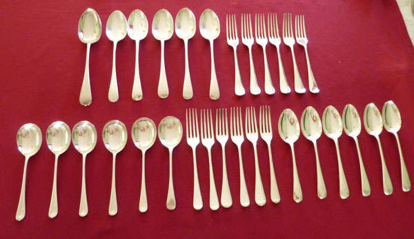 Canteen of silver plated cutlery