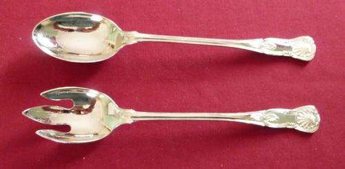 Pair of kings pattern salad servers