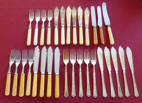 Collection of bone handled and other cutlery