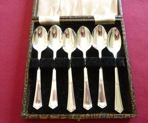 Boxed set of six silver plated teaspoons