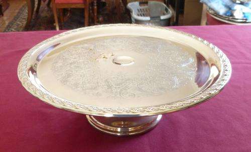 Large American silver plated cake stand
