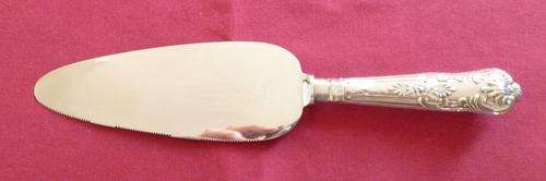 Silver handled pie slice - queens pattern