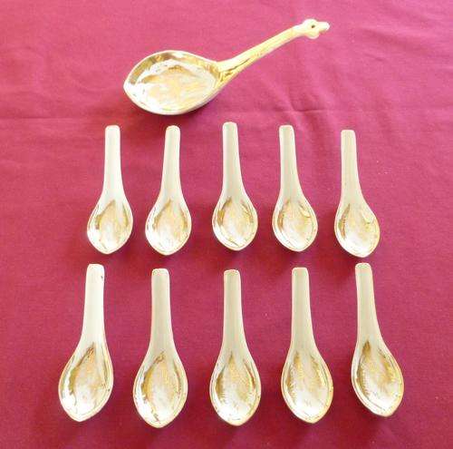 Set of 10 Macau spoons with serving spoon