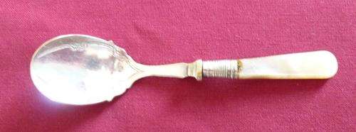 Mother of pearl jam spoon