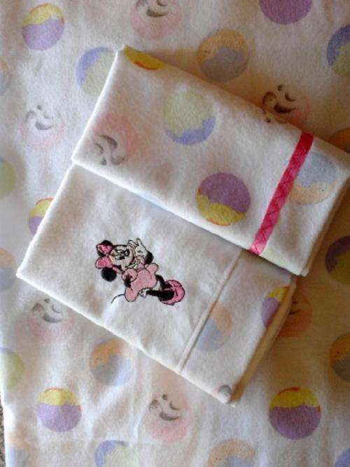 Minnie Mouse Flennie Fitted Sheet for Baby - Cot