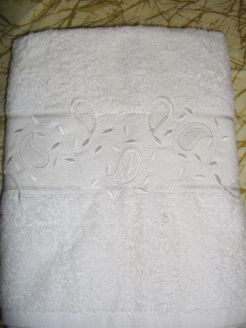 Lovely Embroidered Bath Towel - White
