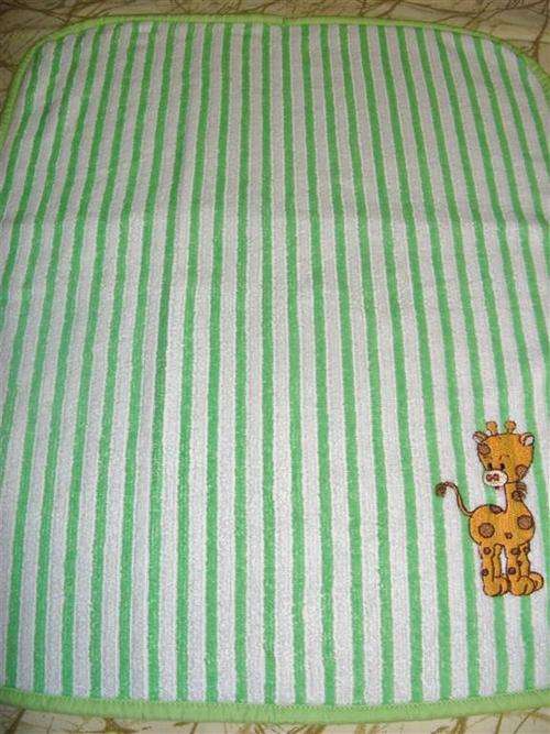 VALUE-FOR-MONEY RANGE - Micro Fibre Wipe - Baby Giraffe