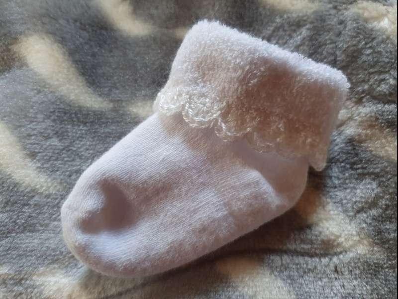 STRETCH TOWELLING BABY SOCKS WITH CROCHET EDGE - NEWBORN