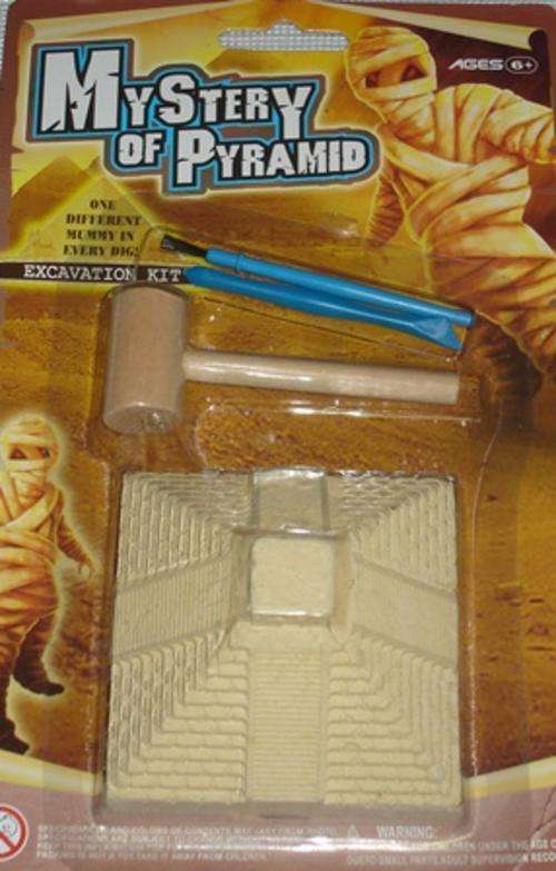 Mystery Pyramid Set (Find One Different Mummy in Every Dig)