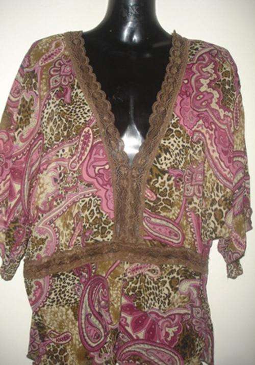 Pretty and Elegant Summer Top (Size M-L)
