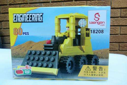 ENGINEERING BUILDER IN BULLDOZER LEGO SET