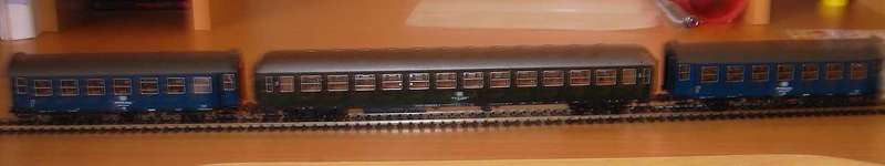HO Roco Passenger coaches x3