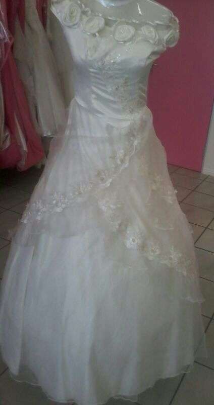 White Wedding dress size 6