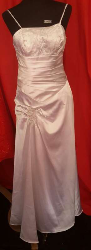 Wedding/Formal dress size 6