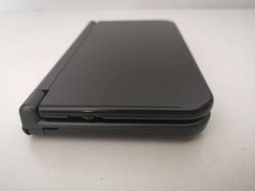 Nintendo New 3DS XL (Grey) with Protective Cover