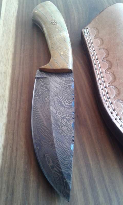 DAMASCUS Hand Made Knife, Look at this !!!!, free gift, leather sheath included.
