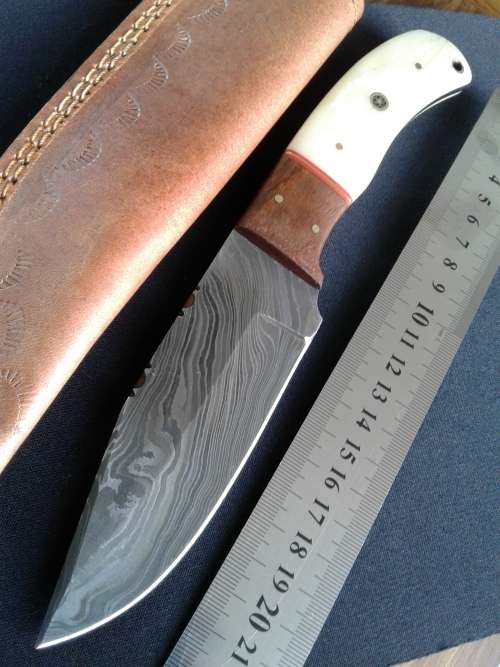 DAMASCUS Hand Made Knife, NEW Design, Leather sheath included. GREAT GIFT for any dad.