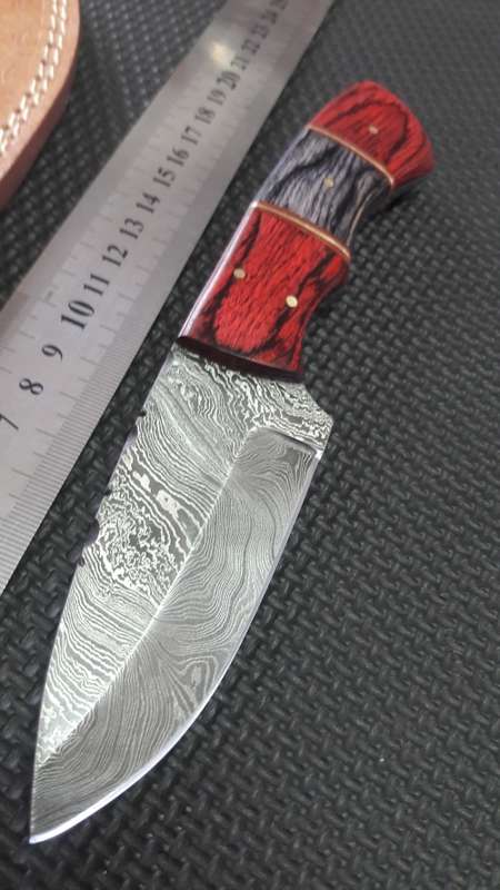 DAMASCUS Hand Made Knife, NEW Design, a MUST for any knife collector. Money back if not happy.