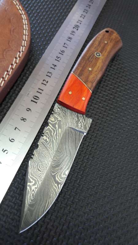 DAMASCUS Hand made knife, a must for any knife collector, AWESOME Gift,Leather Sheath incl