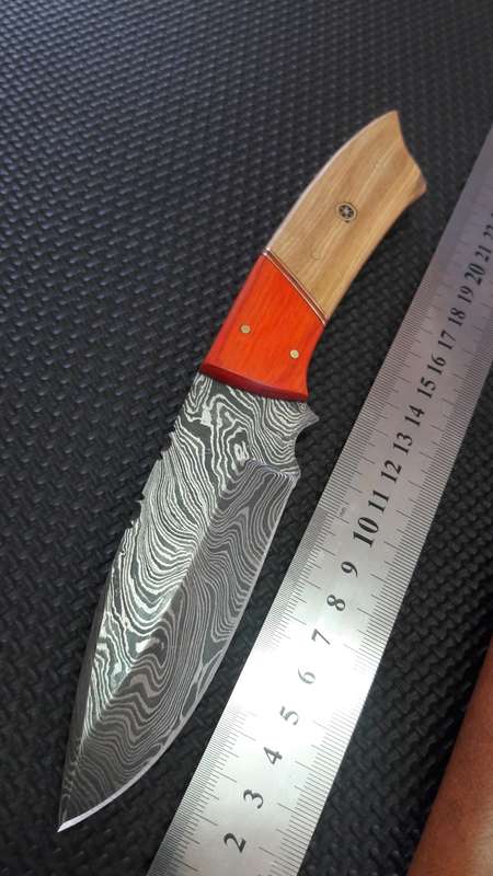 DAMASCUS Hand made knife, a must for any knife collector, AWESOME Gift,Leather Sheath incl