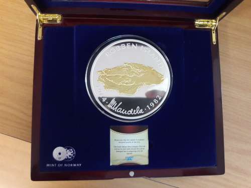 1Kilo PURE SILVER Mandela Robben Island medal,  please see all pictures.