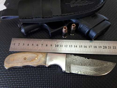 Handmade DAMASCUS Steel Knife, Wooden handle scales. Crazy R1 start, No reserve.