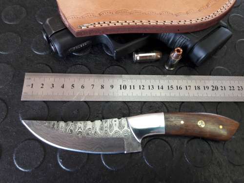 Handmade DAMASCUS Steel Knife, Wooden handle scales. Crazy R1 start, No reserve.