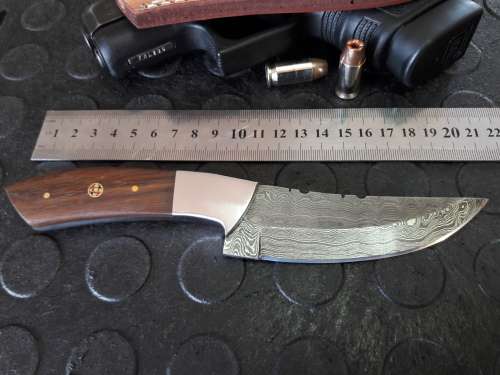 Handmade DAMASCUS Steel Knife, Wooden handle scales. Crazy R1 start, No reserve.
