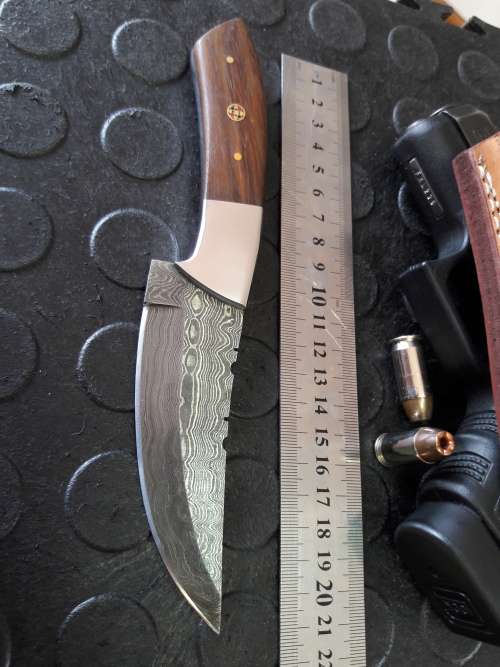 Handmade DAMASCUS Steel Knife, Wooden handle scales. Crazy R1 start, No reserve.
