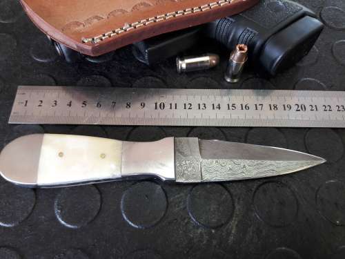 Hanemade Damascus steel Dagger as per images, Crazy R1 auction, No reserve.