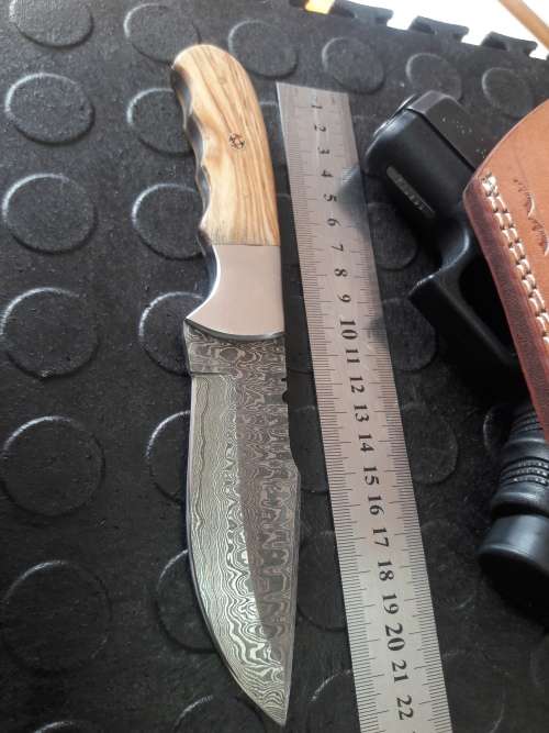 Handmade DAMASCUS Steel Knife, Wooden handle scales. Crazy R1 start, No reserve.