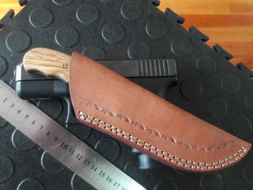 Handmade DAMASCUS Steel Knife, Wooden handle scales. Crazy R1 start, No reserve.