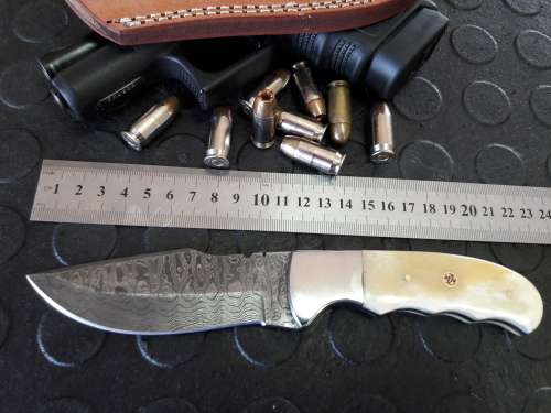 Handmade DAMASCUS Steel Knife, Camel Bone handle scales. Crazy R1 start, No reserve.