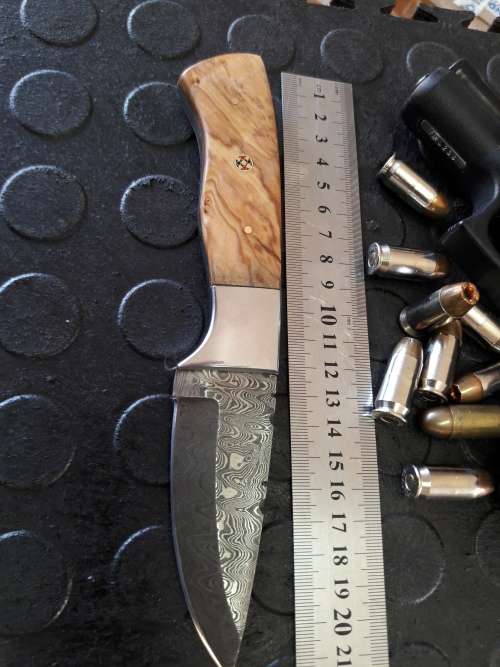 Handmade DAMASCUS Steel Knife, Wooden handle scales. Crazy R1 start, No reserve.