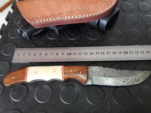 Handmade DAMASCUS Steel Knife, Camel bone and wooden handle scales. Crazy R1 start, No rese