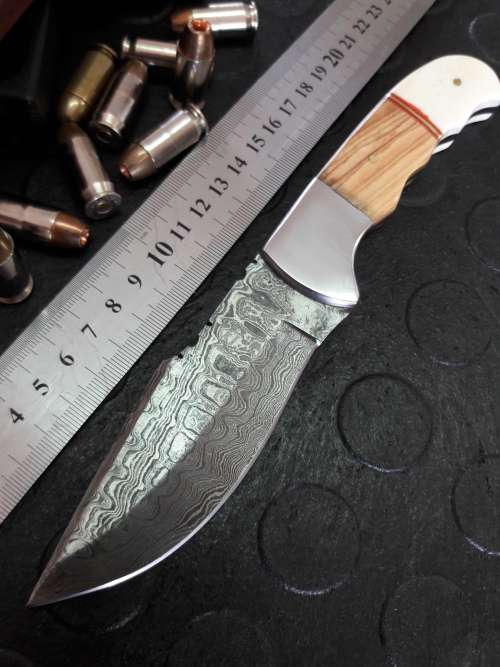 Handmade DAMASCUS Steel Knife, Camel bone and wooden handle scales. Crazy R1 start, No rese