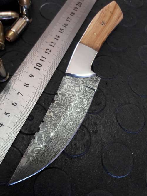Handmade DAMASCUS Steel Knife, WOODEN handle scales. Crazy R1 start, No reserve.