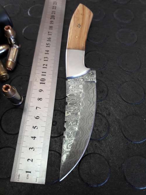 Handmade DAMASCUS Steel Knife, WOODEN handle scales. Crazy R1 start, No reserve.