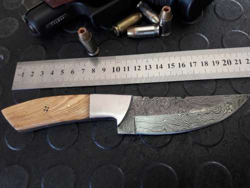 Handmade DAMASCUS Steel Knife, WOODEN handle scales. Crazy R1 start, No reserve.