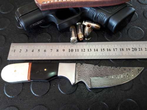 Handmade DAMASCUS Steel Knife, Camel Bone and Bull horn handle scales. Crazy R1 start, No reserve.