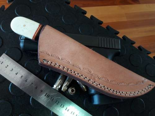 Handmade DAMASCUS Steel Knife, Camel Bone and Bull horn handle scales. Crazy R1 start, No reserve.