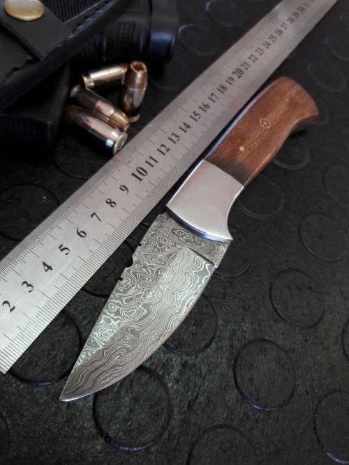 Handmade DAMASCUS Steel Knife, WOODEN handle scales. Crazy R1 start, No reserve.