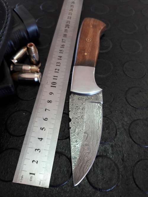 Handmade DAMASCUS Steel Knife, WOODEN handle scales. Crazy R1 start, No reserve.