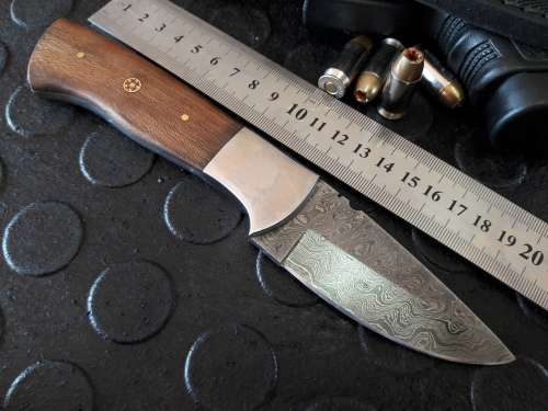 Handmade DAMASCUS Steel Knife, WOODEN handle scales. Crazy R1 start, No reserve.