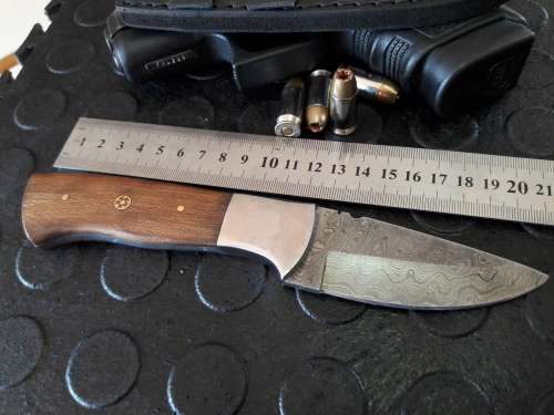 Handmade DAMASCUS Steel Knife, WOODEN handle scales. Crazy R1 start, No reserve.
