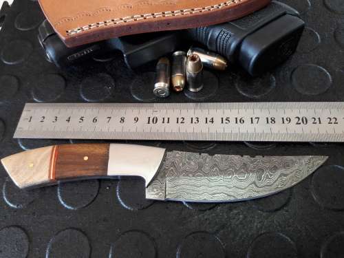 Handmade DAMASCUS Steel Knife, WOODEN handle scales. Crazy R1 start, No reserve.